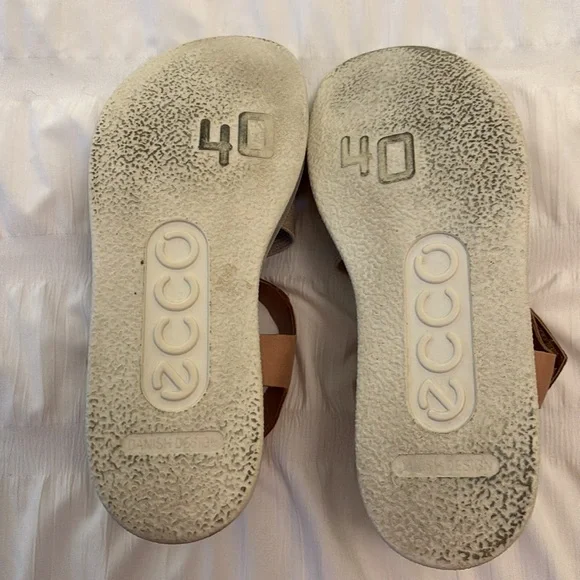 Ecco Flowt Tan and Cream Sandals- size EU 40 (US 9-9.5) - Picture 5 of 9